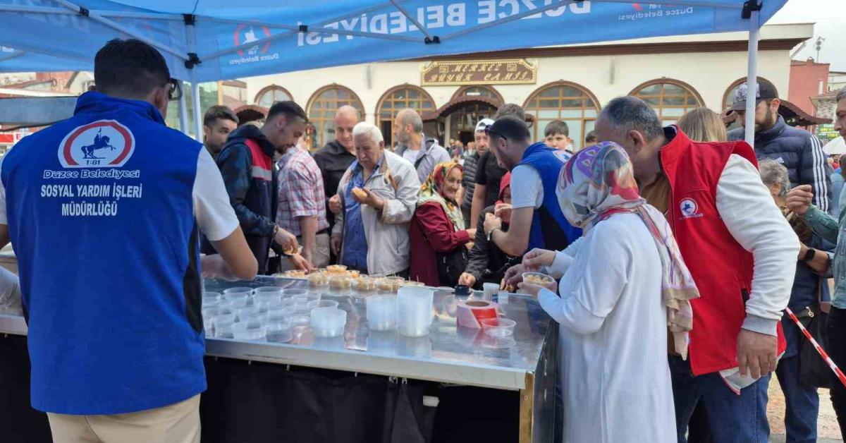 duzcede gaziler gunu mevlidi ve lokma ikrami yogun ilgi gordu uGmeZ7iX.jpg