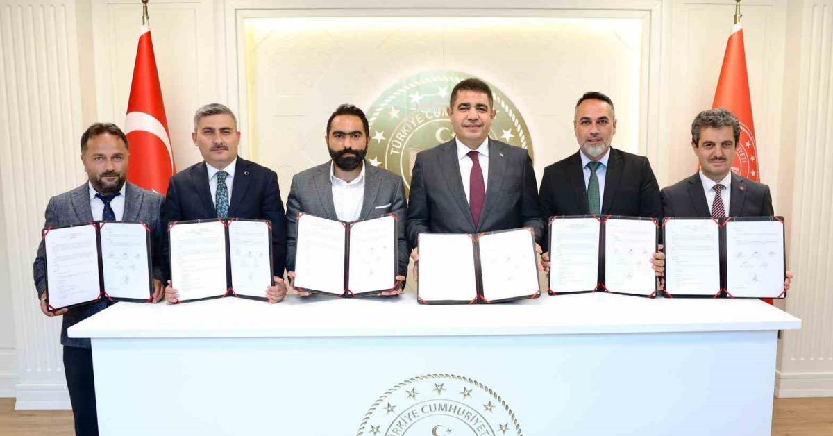 duzcede yanginda yikilan cami yeniden yapiliyor 3hxGbKYS.jpg
