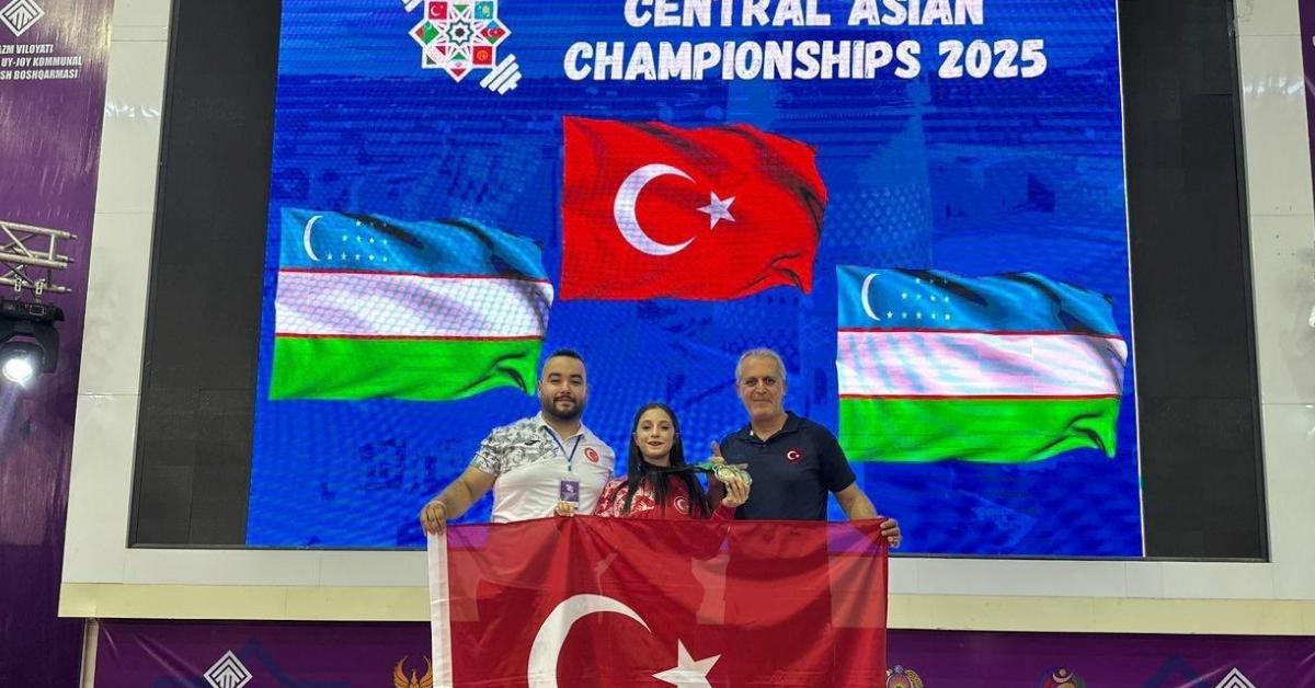 duzceli milli halterci sevval ince asya sampiyonu oldu Z3tkWeY5.jpg