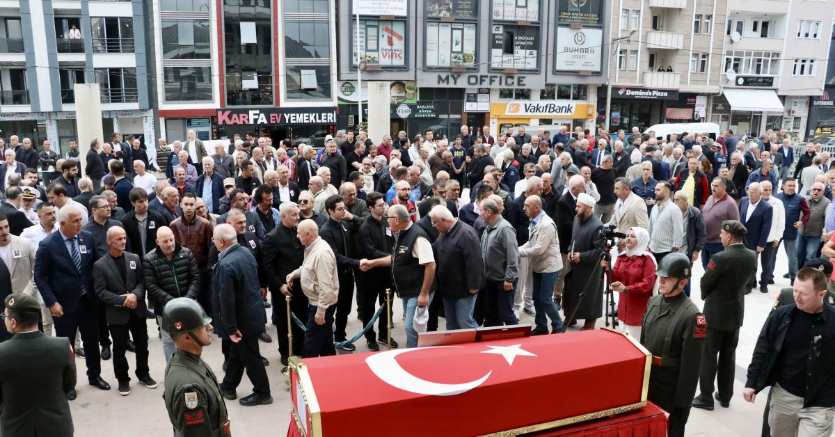 eski jandarma genel komutani rasim betir sakaryada son yolculuguna ugurlandi Sk1ze9AK.jpg