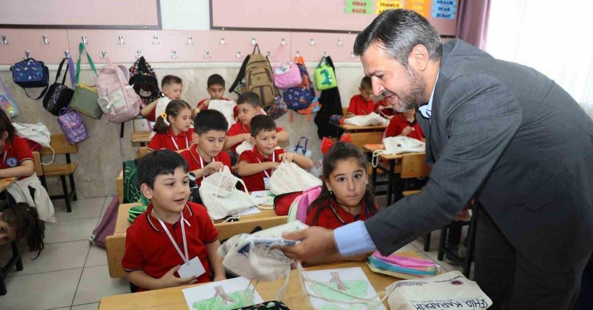 karabuk belediyesinden ogrencilere destek WtupvdJZ.jpg
