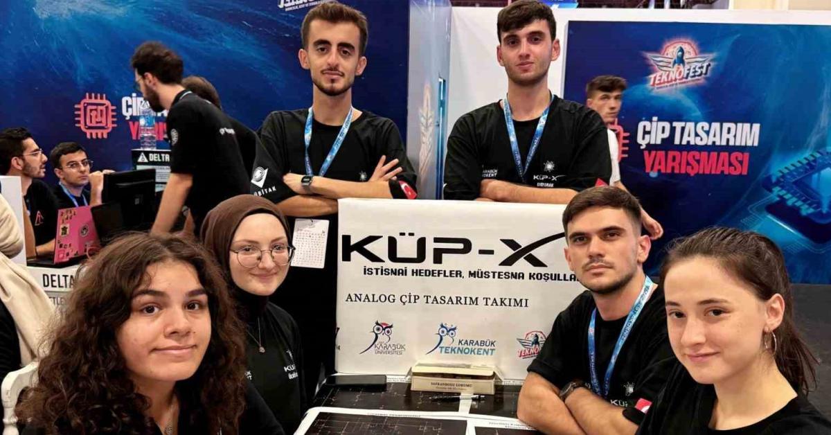 karabuk universitesi ogrencileri zirveye yuruyor 8HgKWWUf.jpg