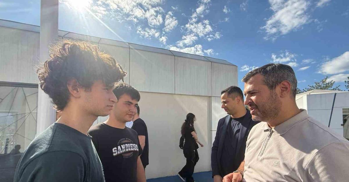 karabukte bilim senligi coskusu gencler bilimin eglencesini yasadi LQANPB8L.jpg