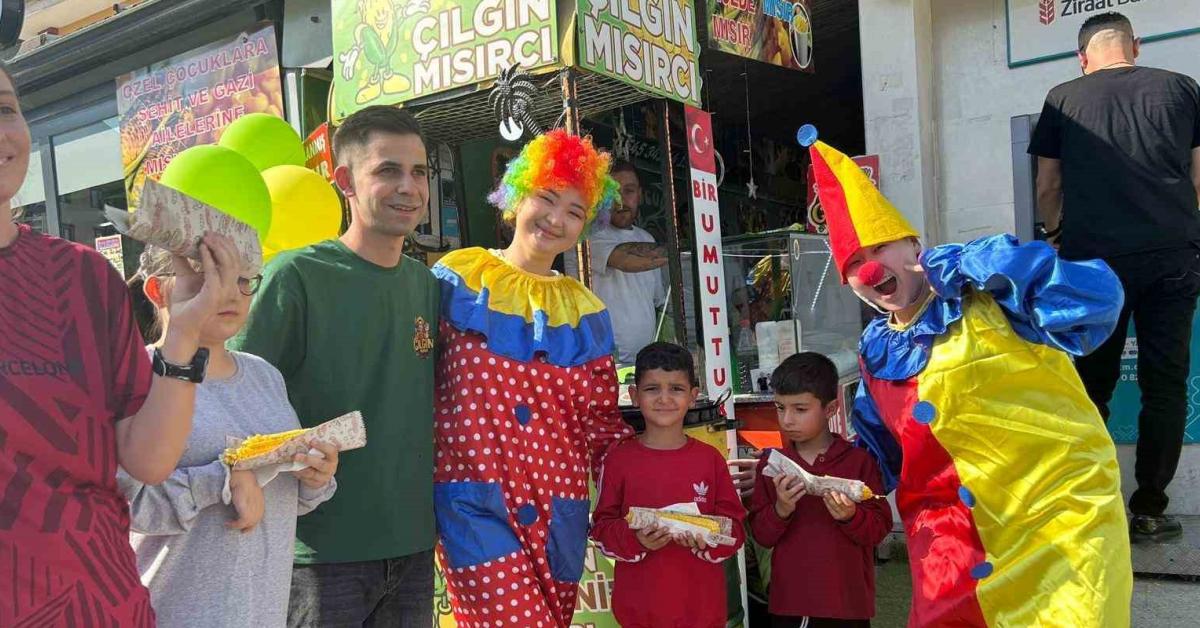 karabukte cilgin misirci ozel cocuklari eglendirmek icin yola cikti AI79pKGP.jpg