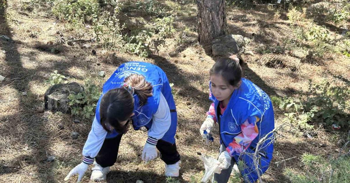 kastamonuda gencler ormanlari temizlemek icin bir araya geldi P66rEcCF.jpg