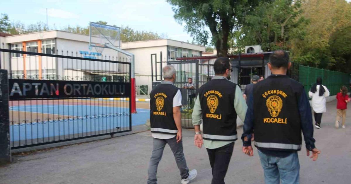 kocaelide narkotik denetimleri okul cevreleri guvenlik altinda Dm17tGiJ.jpg