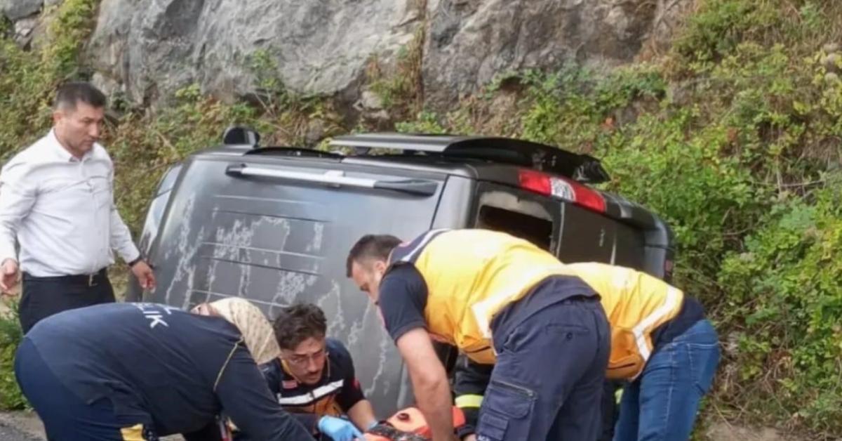 zonguldakta yagis sonrasi kaza geldi surucu yaralandi RnBn83zJ.jpg