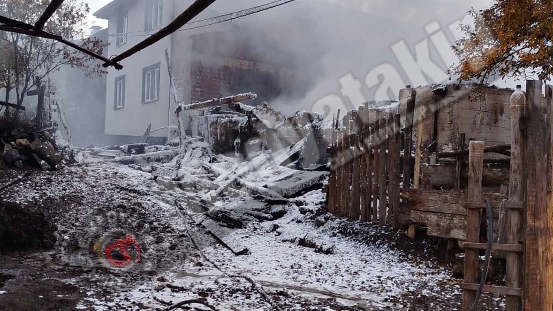 Gerede'de Büyük Yangın 3 Ev Kül Oldu