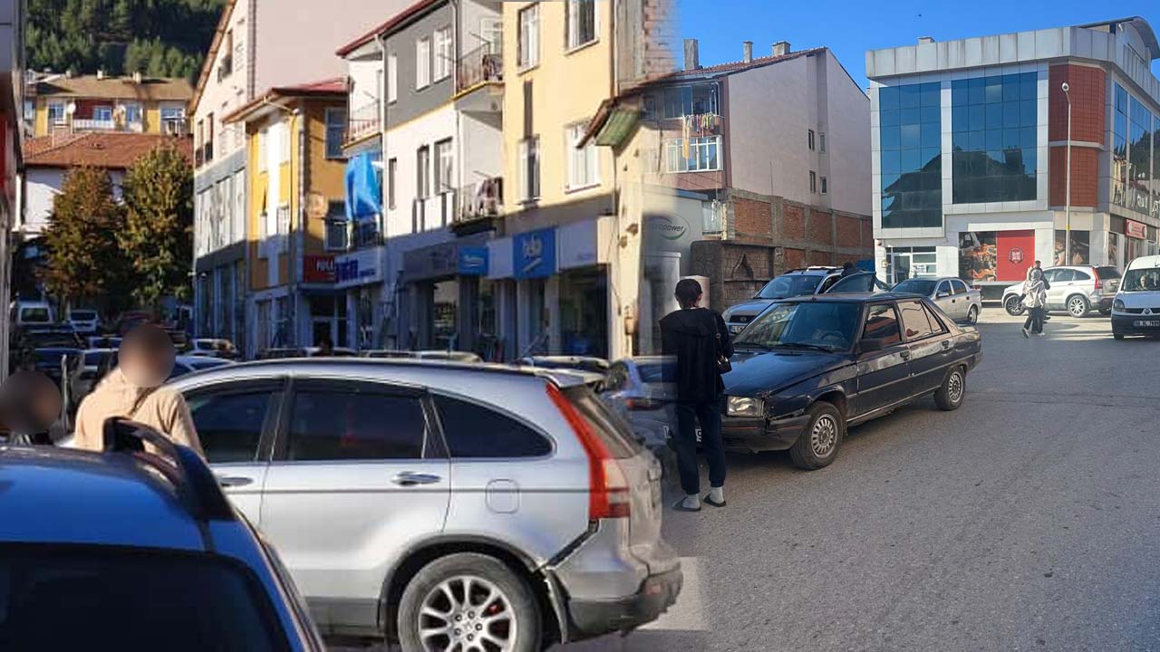 Gerede'nin Olaylı Caddesi'nde Yine Kaza4465