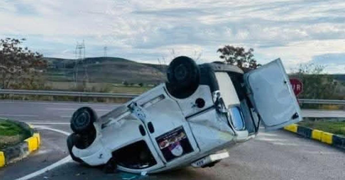 ankara ayasta hafif ticari arac takla atti surucu yaralandi tAhs89gw.jpg