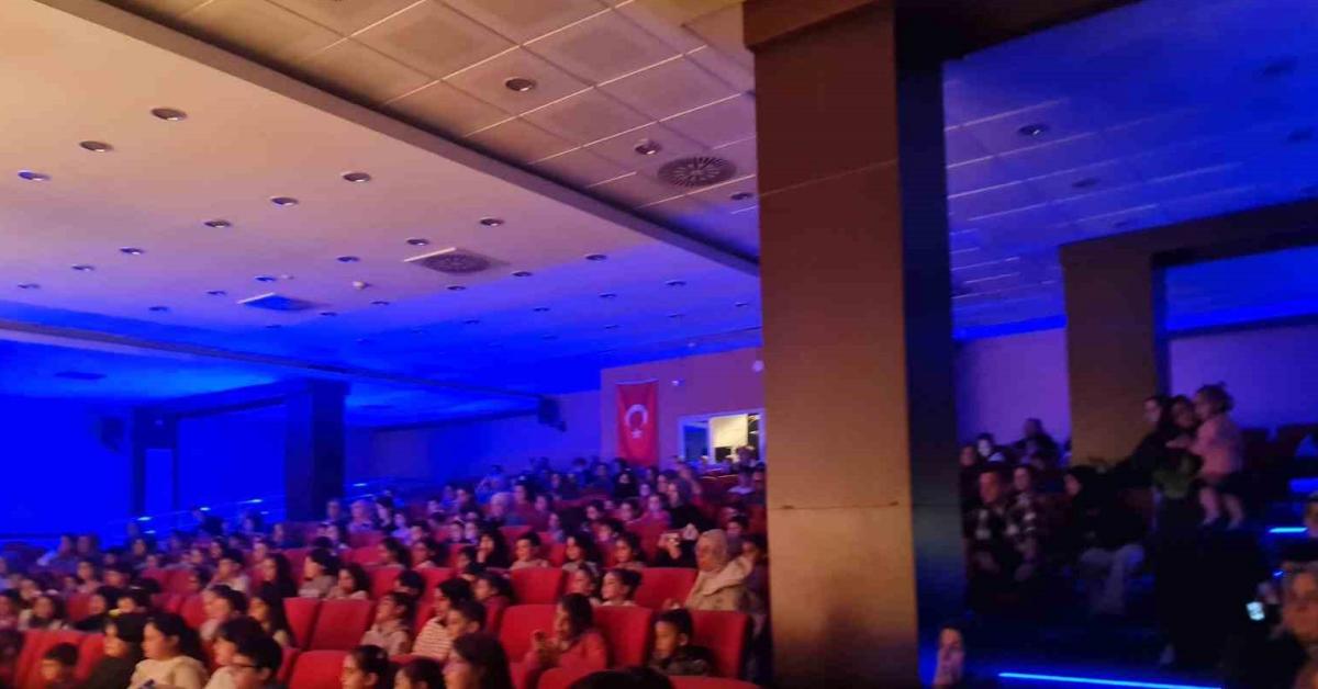 ankara sincanda ucretsiz tiyatro oyunu imkz8UjU.jpg