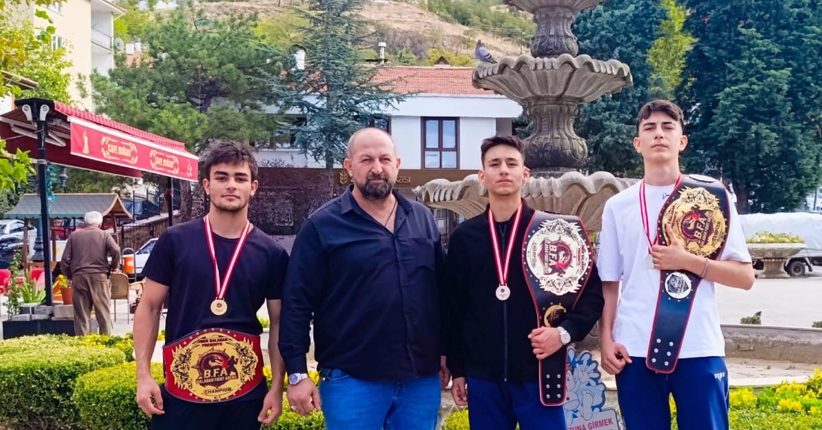 ankarada genc sporcular mma turnuvasinda uc kemer kazandi eANiJSl1.jpg