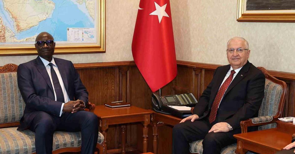ankarada iki ulkenin savunma bakanlari bir araya geldi SmRMiP52.jpg