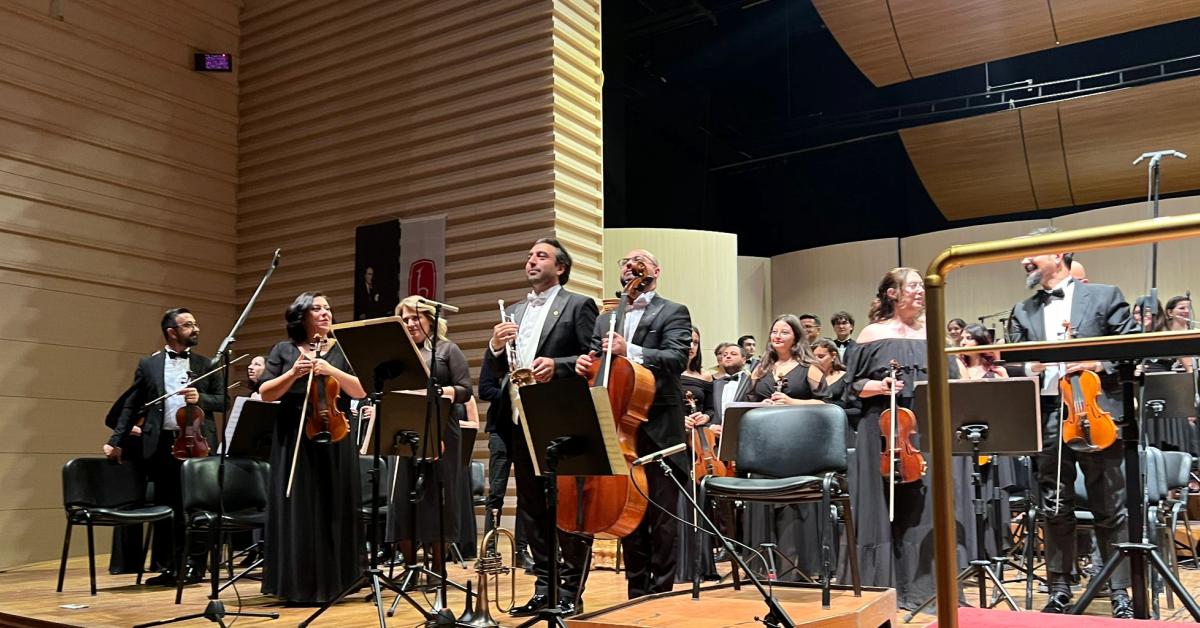 ankarada muzik tutkunlarinin bulustugu unutulmaz konser DHubM13E.jpg