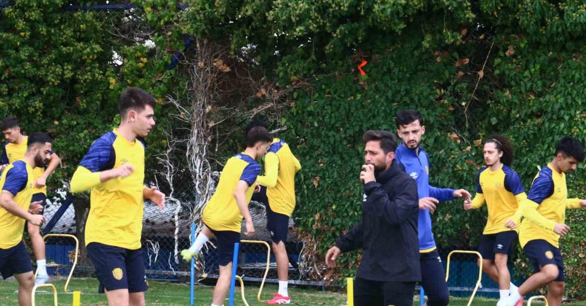 ankaragucu kastamonuspor maci hazirliklari suruyor gmau3APk.jpg