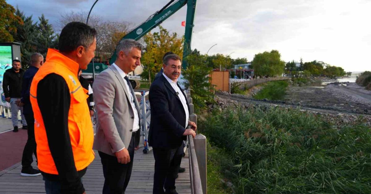ankaranin gozdesi mogan golunde temizlik seferberligi pVw2DVRU.jpg