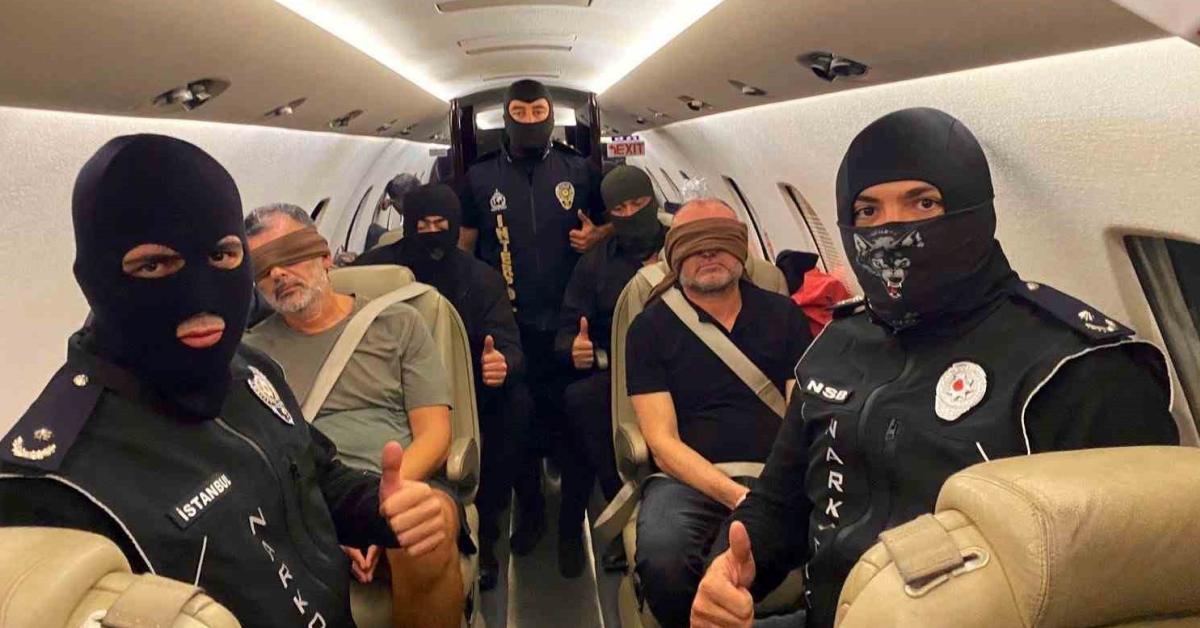 bakan yerlikaya duyurdu baede yakalandilar turkiyeye iade edildiler NhpF2WLQ.jpg