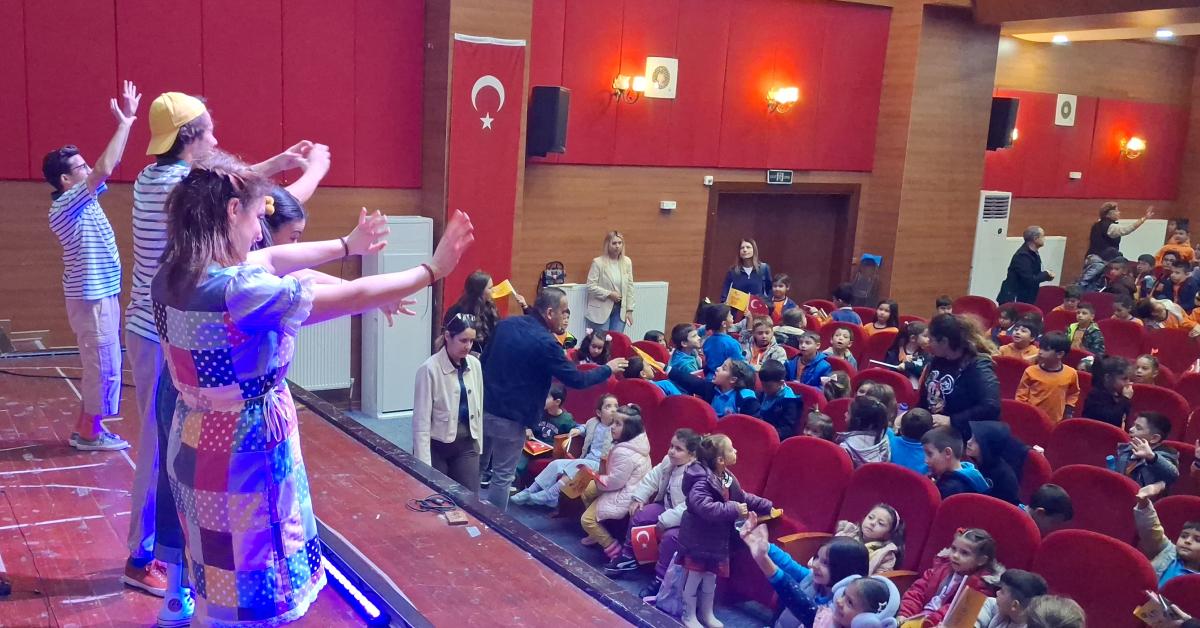 beypazarinda cocuklar tiyatro keyfi yasadi kp2rIt5L.jpg