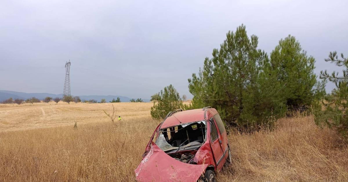 bilecikte devrildi surucu yarali Xn7H3wir.jpg