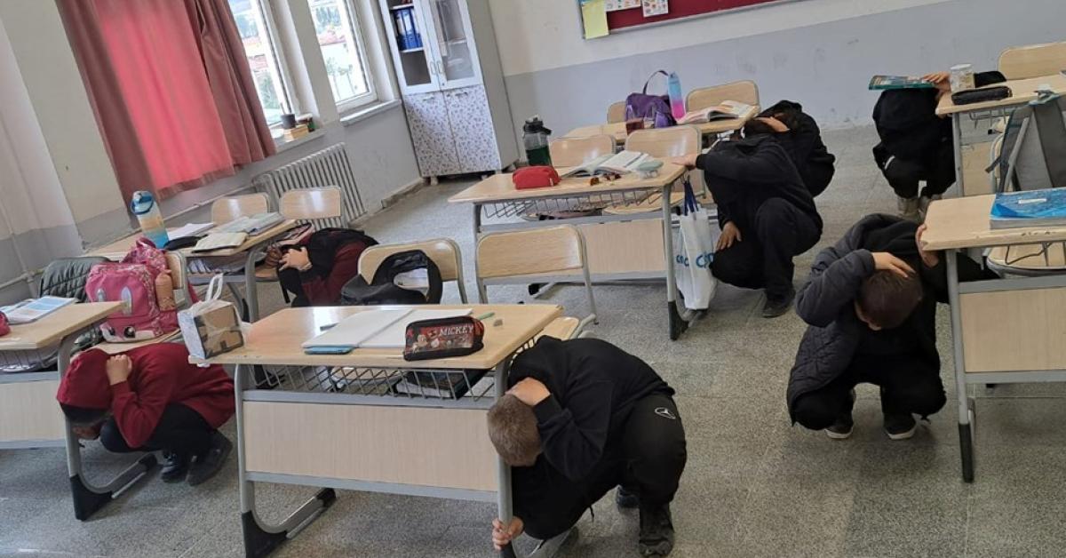 cankiri cerkeste tum okullarda es zamanli yapildi UmdVyCrG.jpg