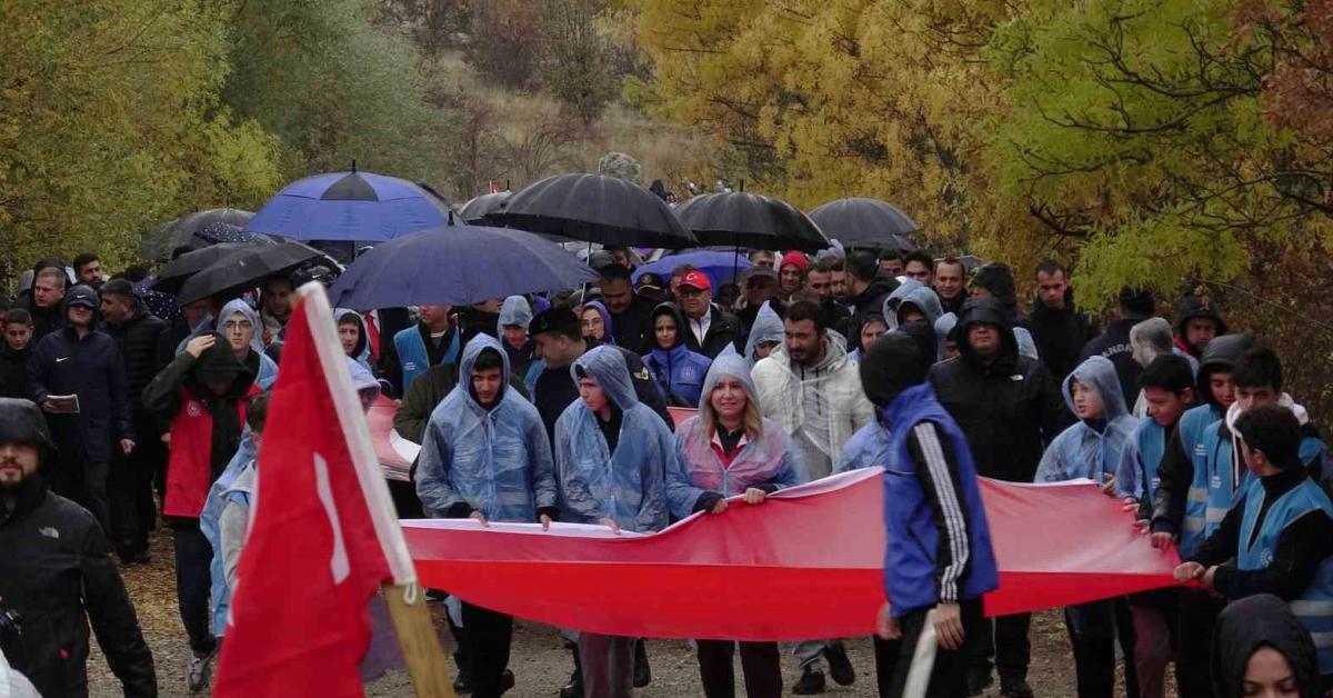 cankirida istiklal yolu yuruyusu yapildi RwHmZlAs.jpg