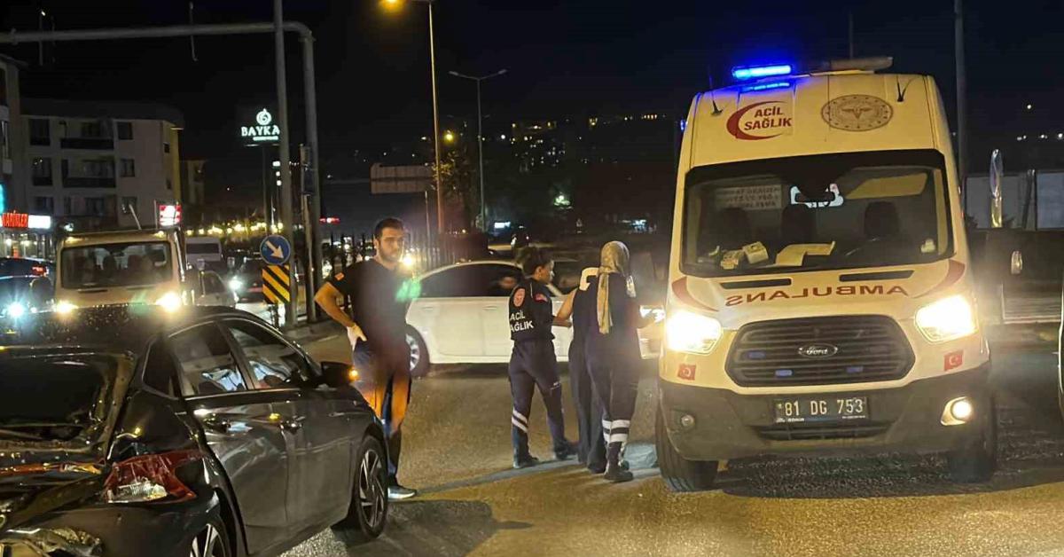duzcede feci trafik kazasi iki yarali yHPD3wP4.jpg