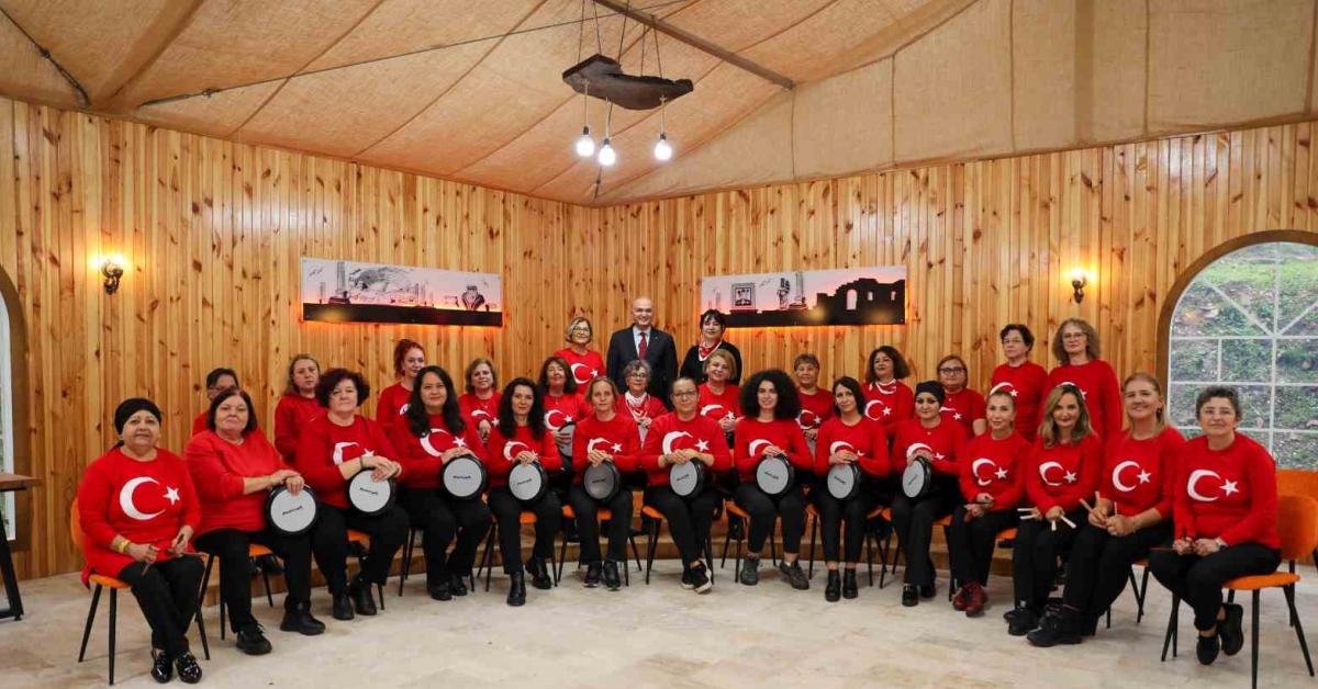 duzcede kadinlardan ritim grubu gosterisi tw7tqR7c.jpg