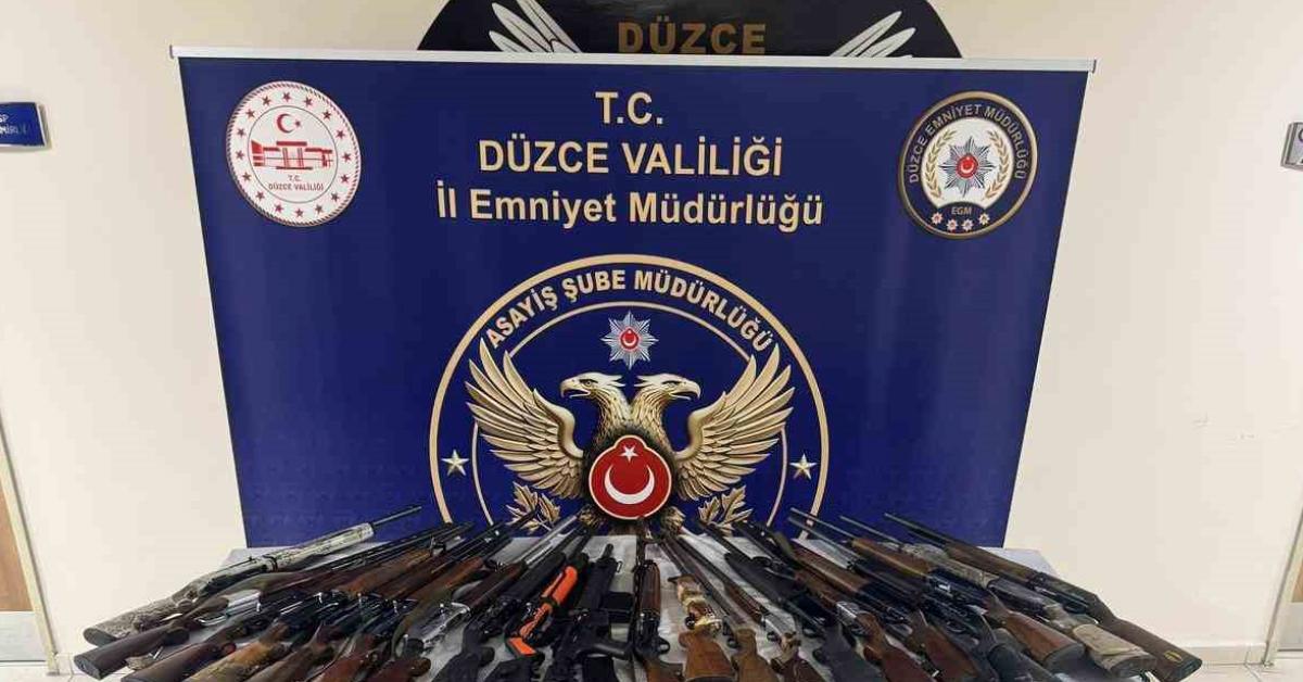 duzcede silah teshiri yapan 24 kisi gozaltina alindi 8xxXDt4e.jpg