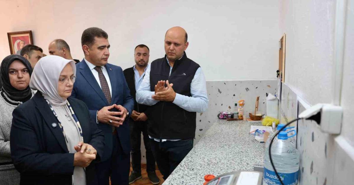 duzcede sut ureticileri icin yeni cig sut toplama merkezi acildi HOFQAs3U.jpg