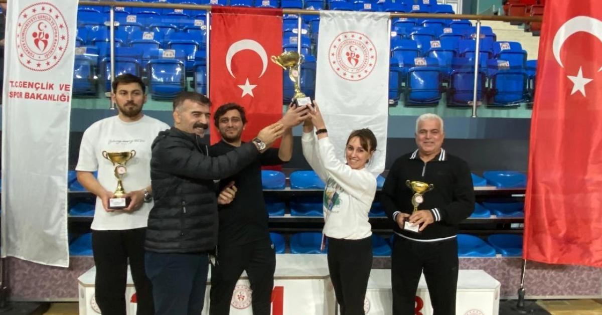 duzcede taekwondo cumhuriyet kupasinda sampiyonlar belli oldu y3OXYOwl.jpg
