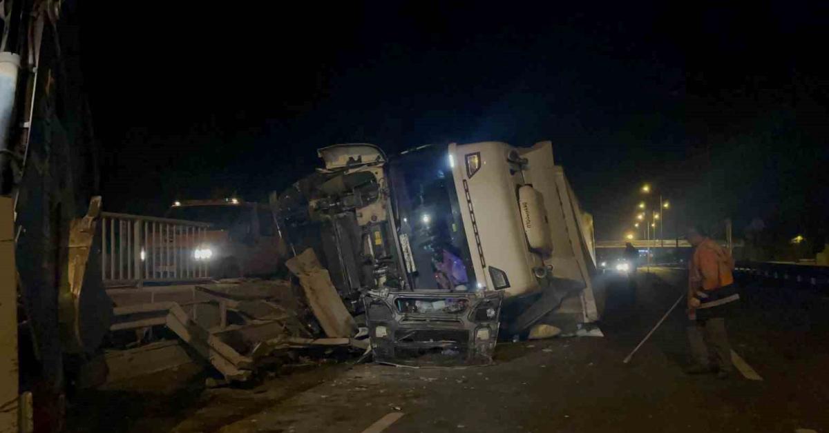 eskisehirde seker yuklu tir kontrolden cikti U92cxXB5.jpg