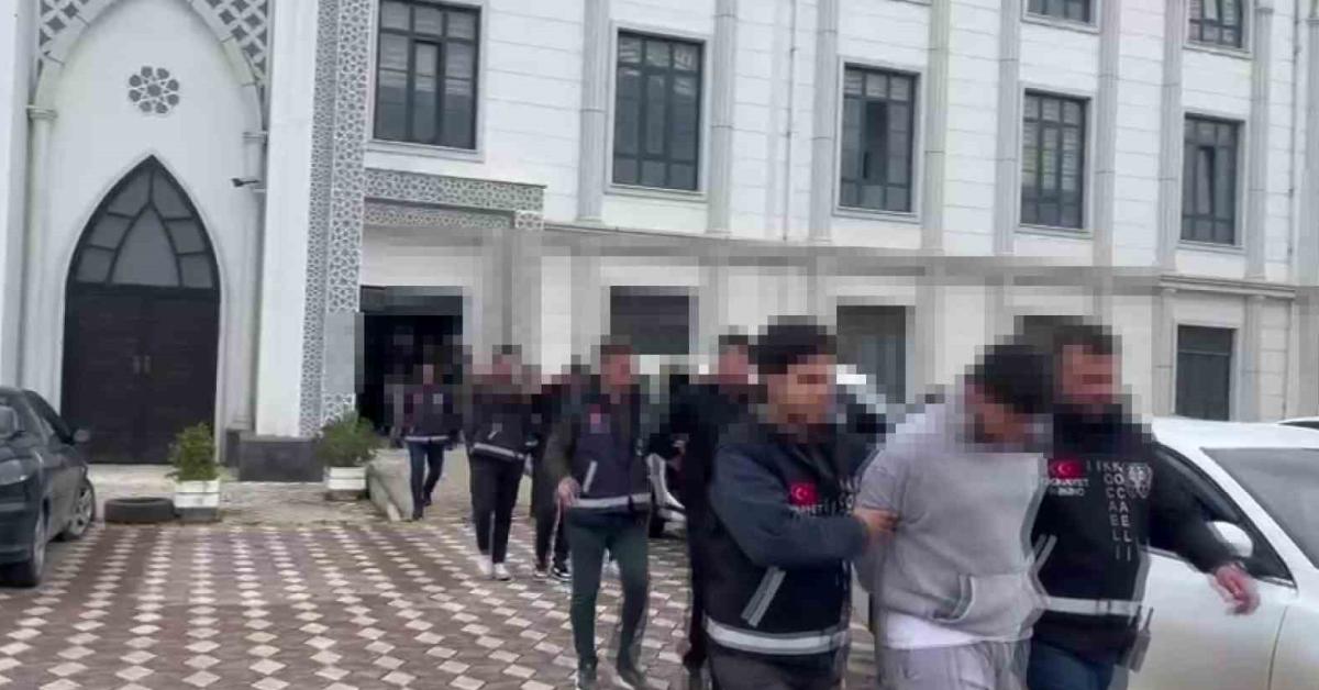 izmitte eglence mekaninda kanli kavga 2 yarali var 3 supheli tutuklandi 9OXUGYsn.jpg