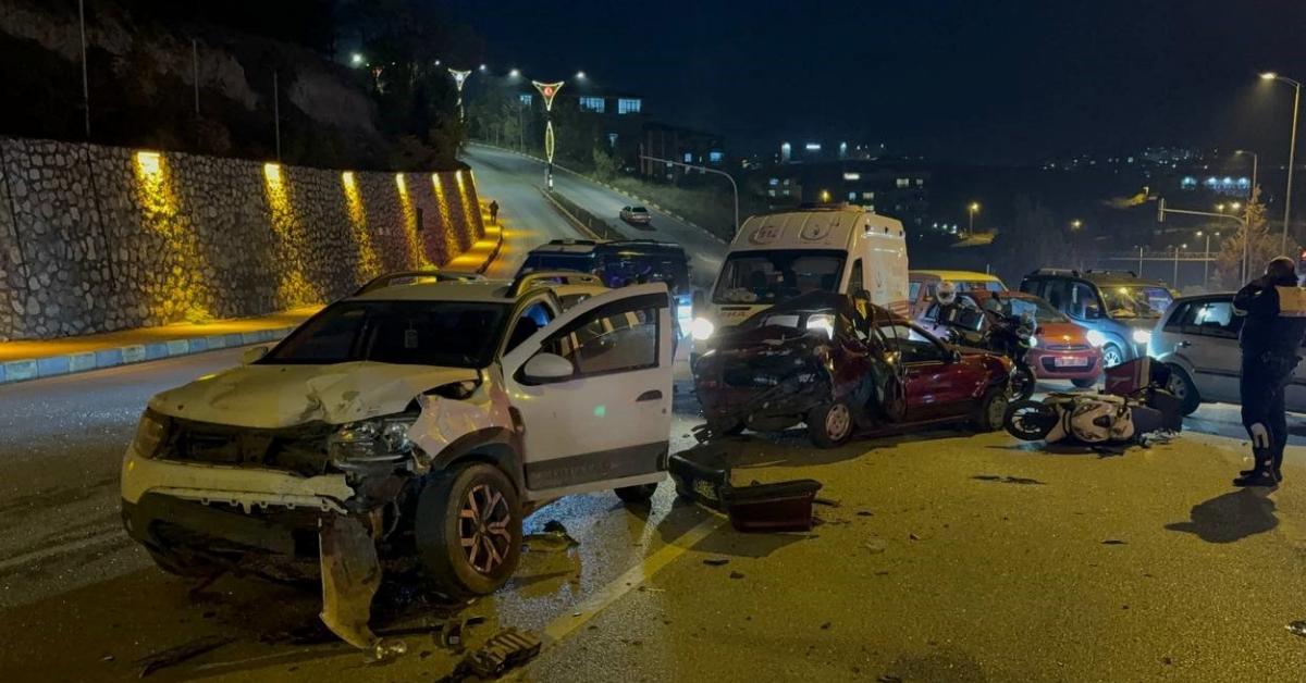 karabuk safranboluda zincirleme kaza 3 yarali var cJOAcGqj.jpg
