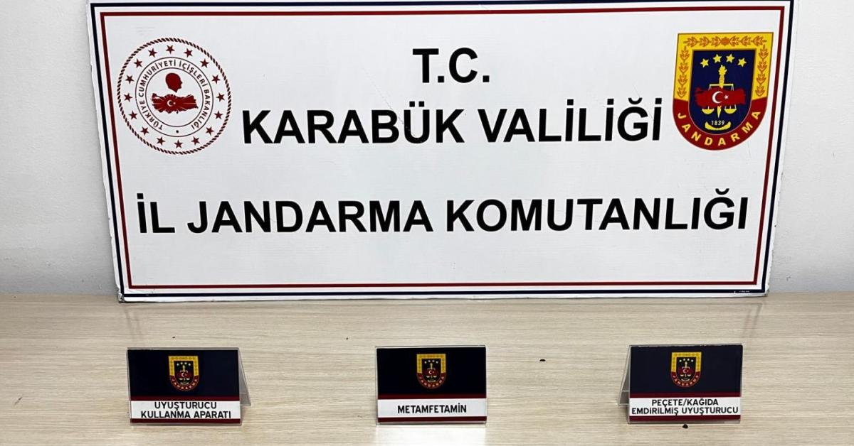 karabukte 2 gram metamfetamin ve emdirilmis peceteler ele gecirildi bkGmstS3.jpg