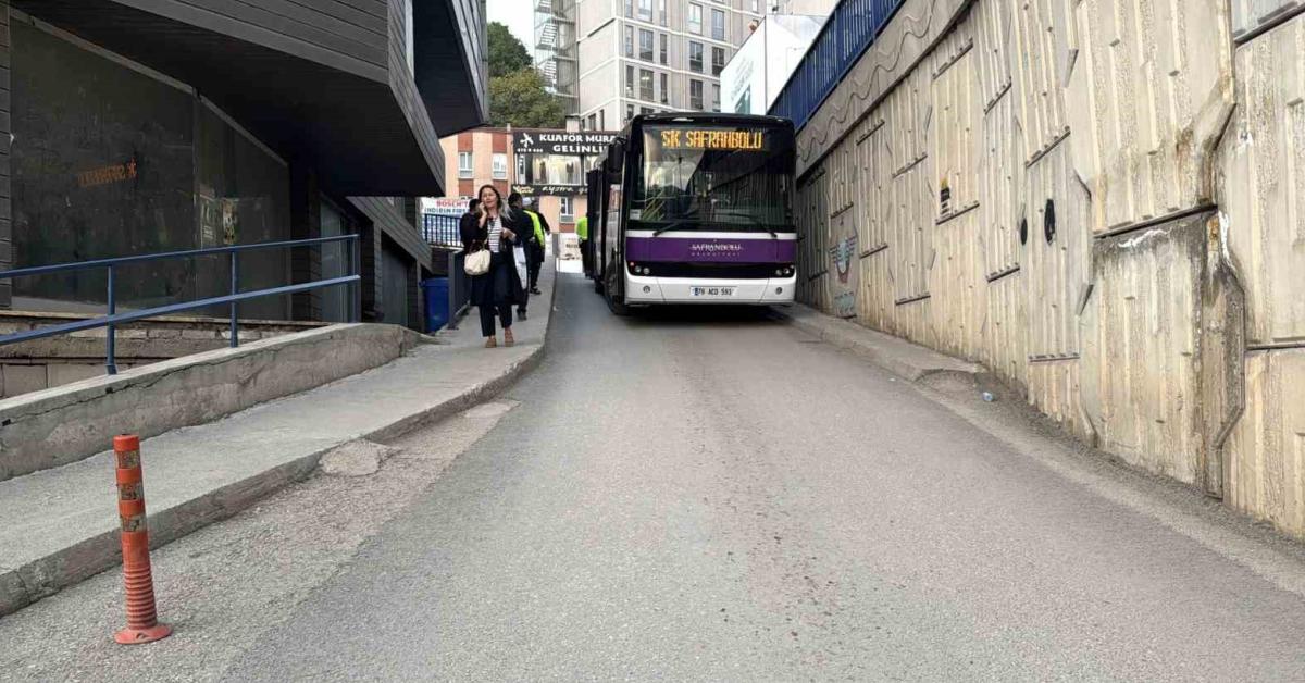 karabukte halk otobusu buyuk bir kazadan kilpayi kurtuldu GEHllYLx.jpg