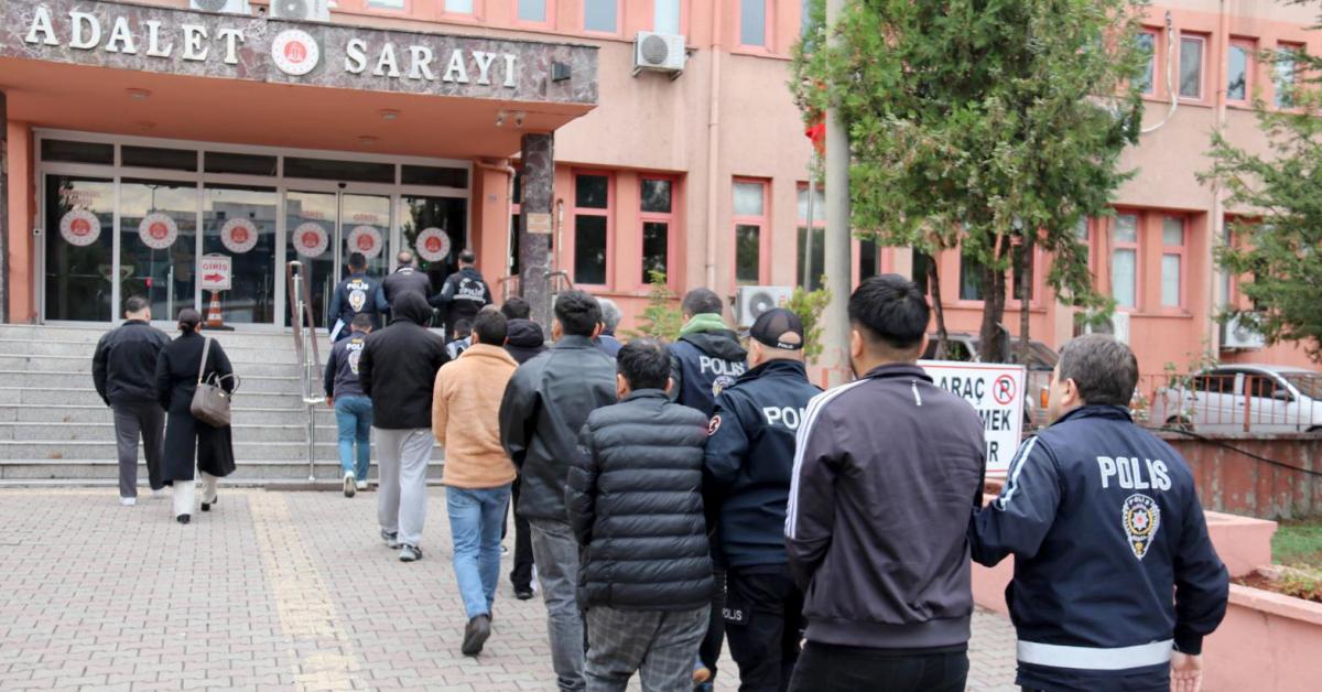 karabukte siber dolandiricilik operasyonu yatirim vaadiyle neler neler yapmislar bvjc4lsT.jpg