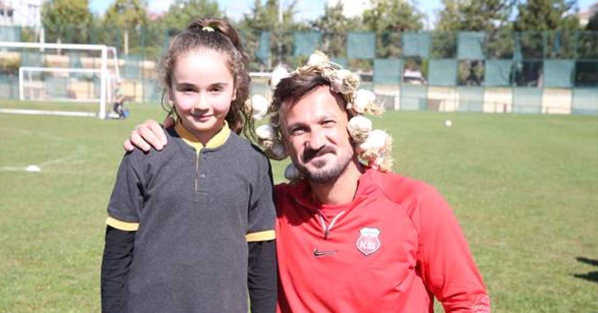 kastamonu taskopru sarimsagiyla futbolculara destek LrP5g3E2.jpg