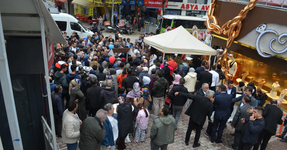 kocaeli daricada yeni kuyumcu acilisina yogun ilgi IORqKu4f.jpg
