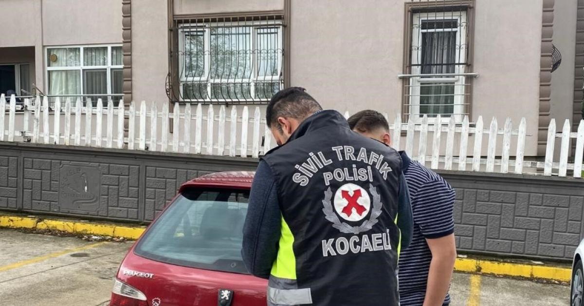 kocaelide dugun konvoyunda 10 bin tl ceza soku 2JFxepXv.jpg