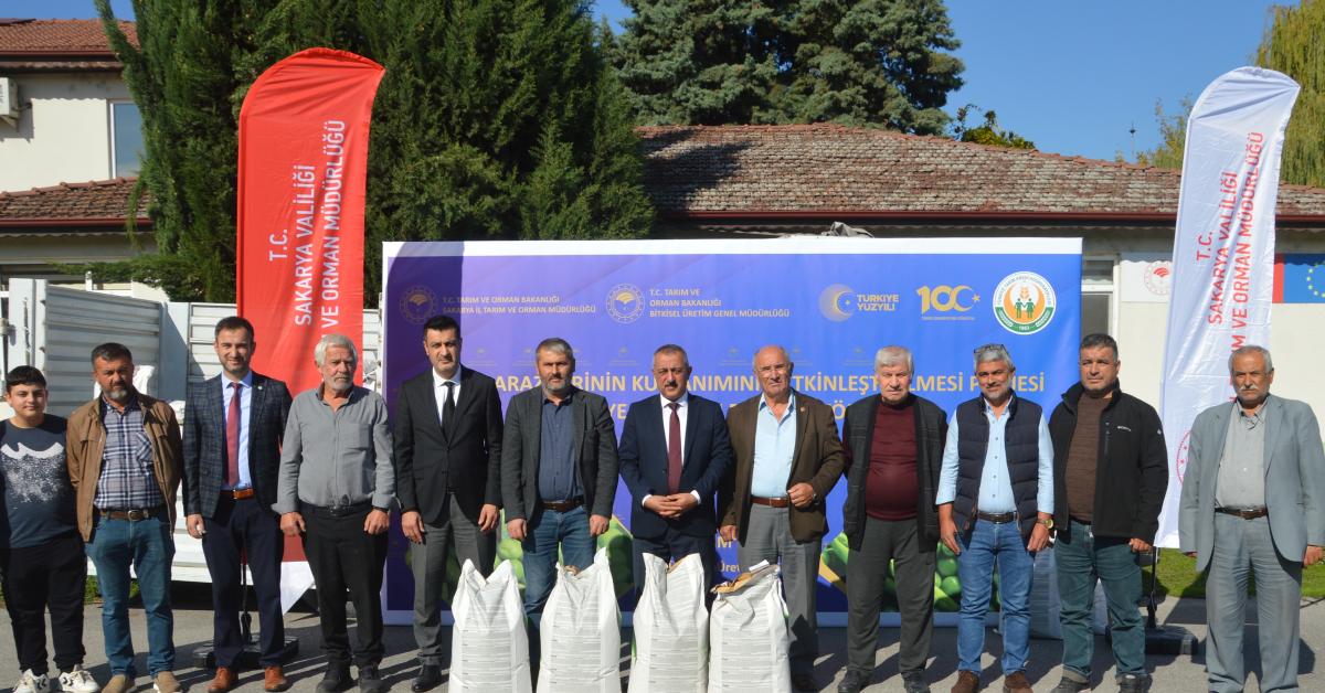 sakaryada ciftcilere bezelye tohumu dagitildi f83jhyLu.jpg