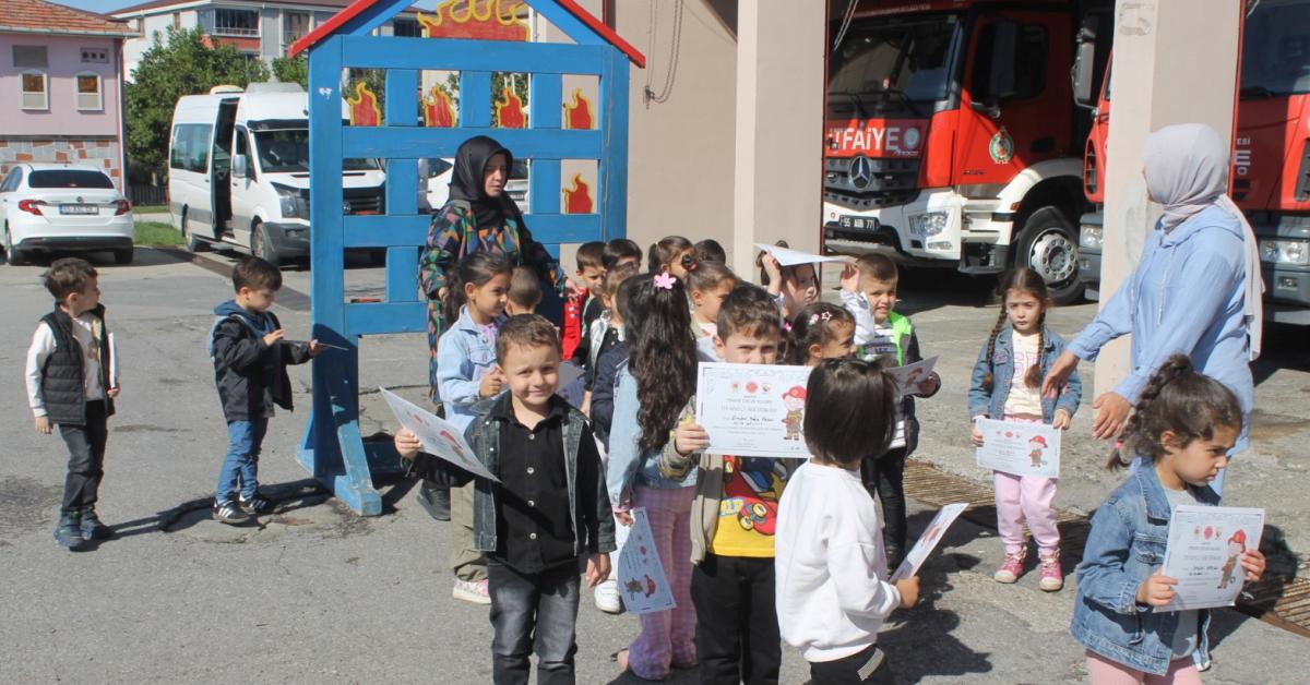 samsun bafradaki minikler yangin guvenligini ogreniyor e9KArEv2.jpg