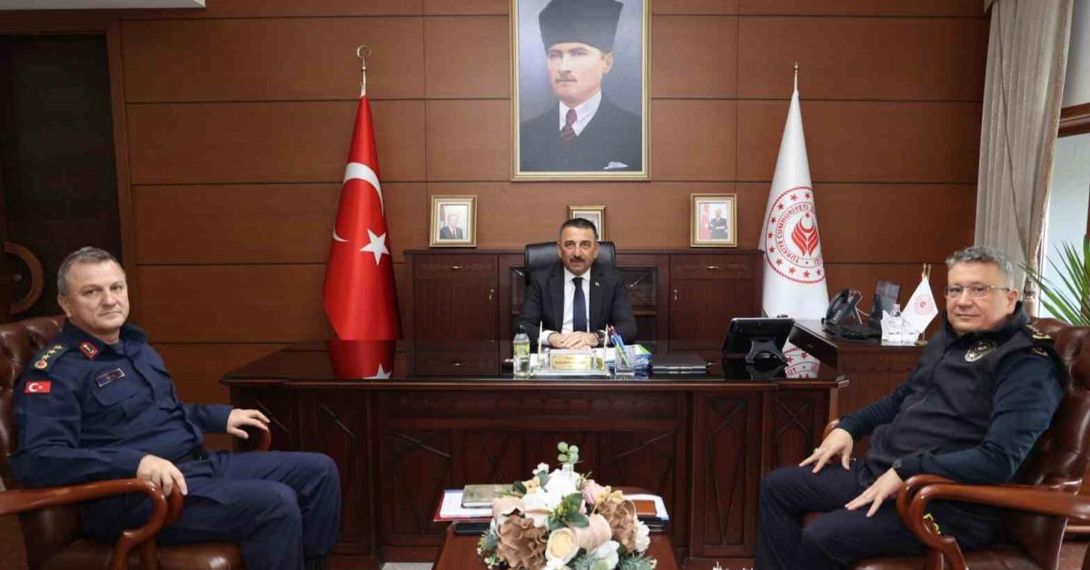 zonguldakta asayis ve guvenlik toplantisi yapildi XESYVd75.jpg