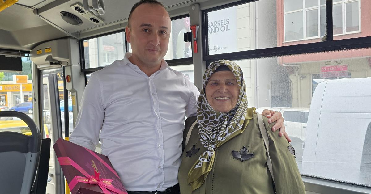 zonguldakta otobus soforunden iyilik dolu hareket G6PMXy5x.jpg