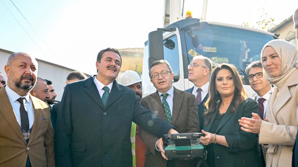 Ankara Altındağ’da, okul öncesi eğitim hizmetlerinin yaygınlaştırılması amacıyla Hacettepe Mahallesi’nde yeni bir kreşin temeli atıldı. Altındağ Belediyesi tarafından hayata geçirilen projeyle birlikte ilçede eğitimde yeni bir dönem başlıyor. Proje, okul öncesi çağdaki öğrencilerin güvenli ve nitelikli bir eğitim ortamına kavuşmasını hedefliyor.