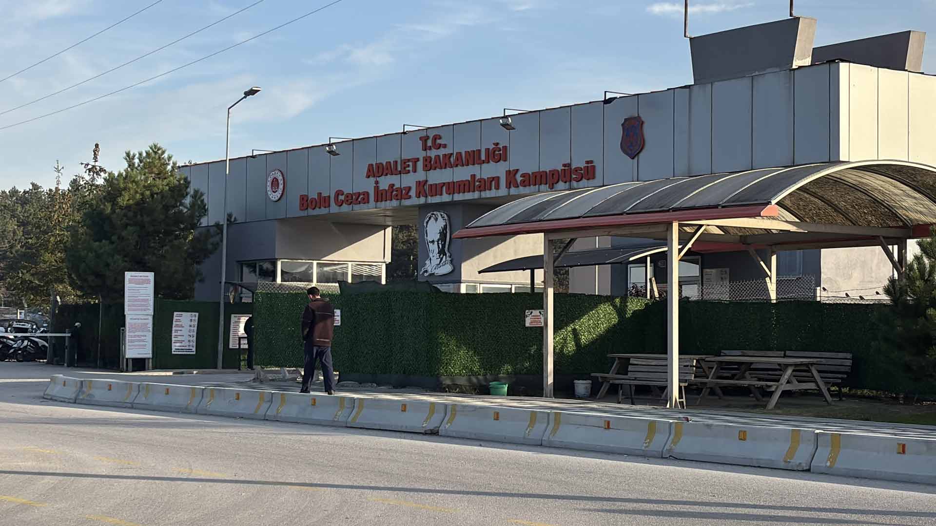 Bolu Cezaevi'nde Babası Tarafından Dövülen