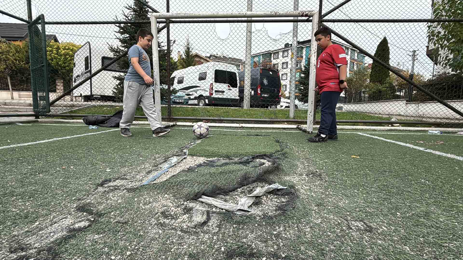 Bolu’da Onarılan Halı Saha