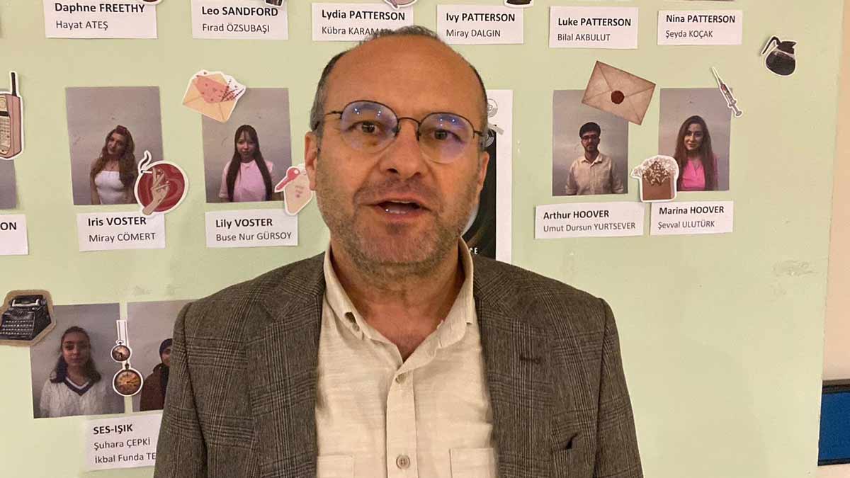 Etkinlik hakkında değerlendirmelerde bulunan Türk Dili ve Edebiyatı Bölümü öğretim üyesi ve Drama Topluluğu’nun akademik danışmanı Doç. Dr. Metin Akyüz, Abant Tiyatro Günleri’nin gelenekselleşmesini hedeflediklerini belirtti.