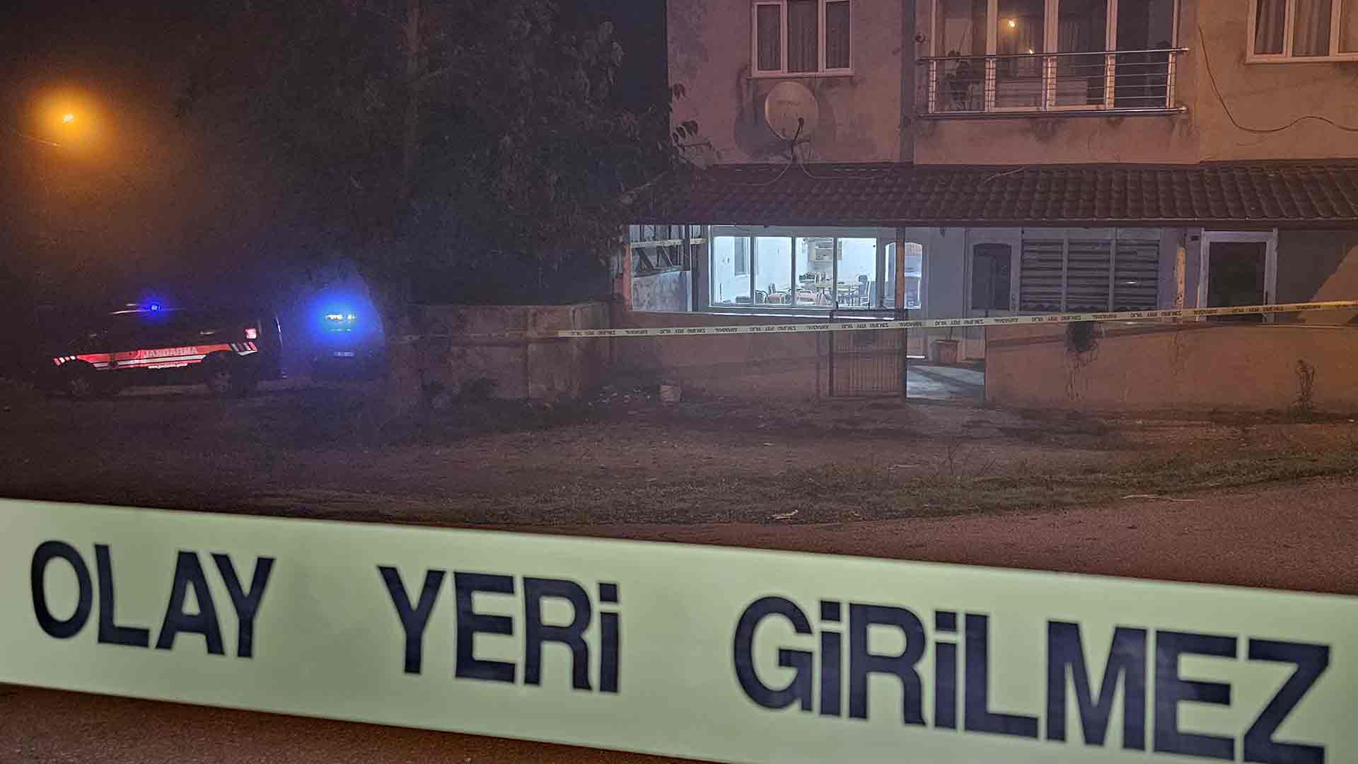 Eski Polis Köy Kahvesinde Dehşet Saçtı