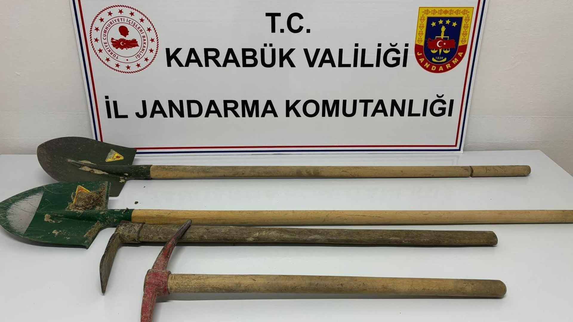 İzinsiz Kazı Yapan 3 Defineci Yakalandı3