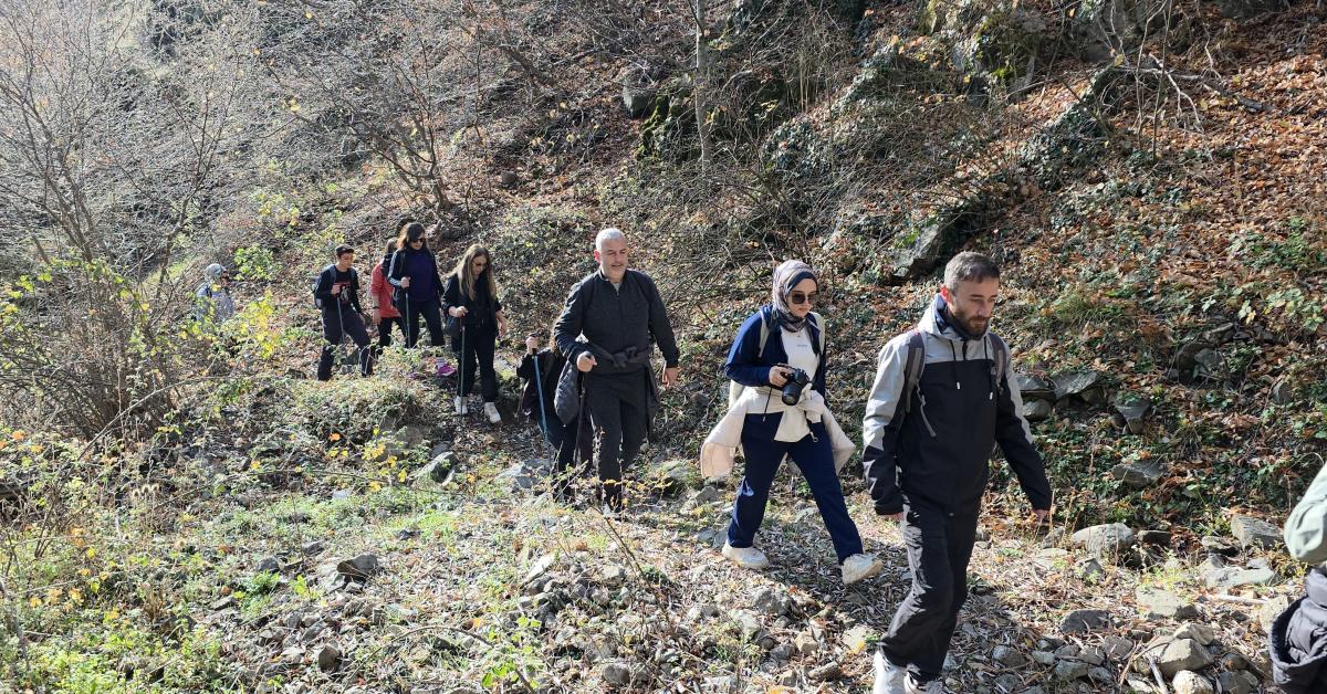 amasyada sehitler icin anma yuruyusu ve fidan dikimi gerceklestirildi ZslubF6P.jpg